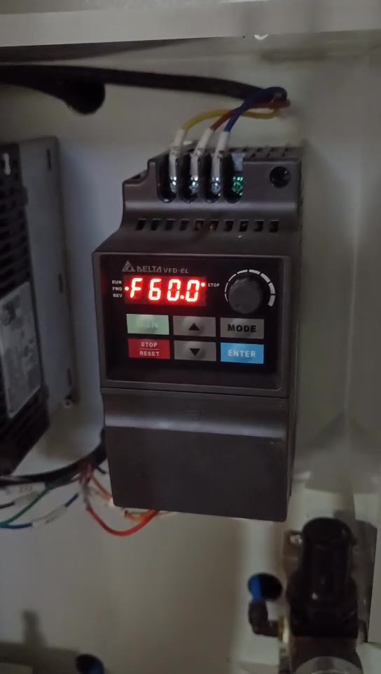Twist brush machine-Frequency adjusting